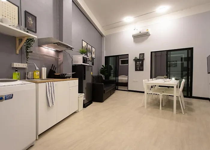 U1 Large 2 Bed Bts Udomsuk